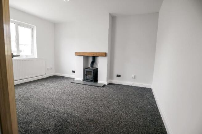 3 bed Semi-Detached to rent Image 5