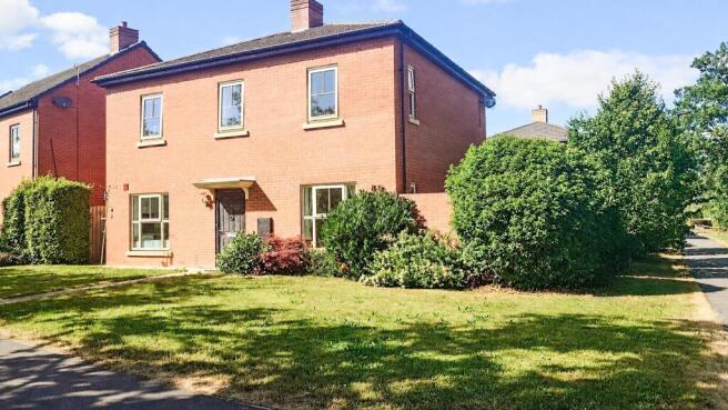 4 bed Detached for sale Image 2