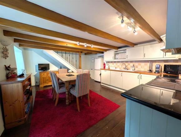kitchen 1.jpg
