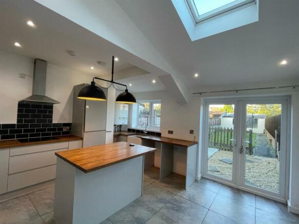 Kitchen,,..jpg