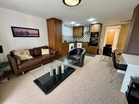 Lounge/Kitchen