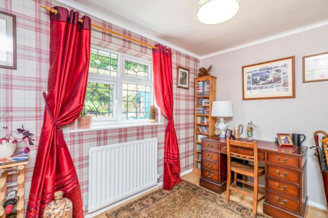 Bedroom/study