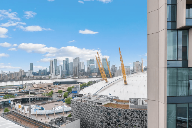 Stunning One-Bedroom Apartment on the 19th Floor