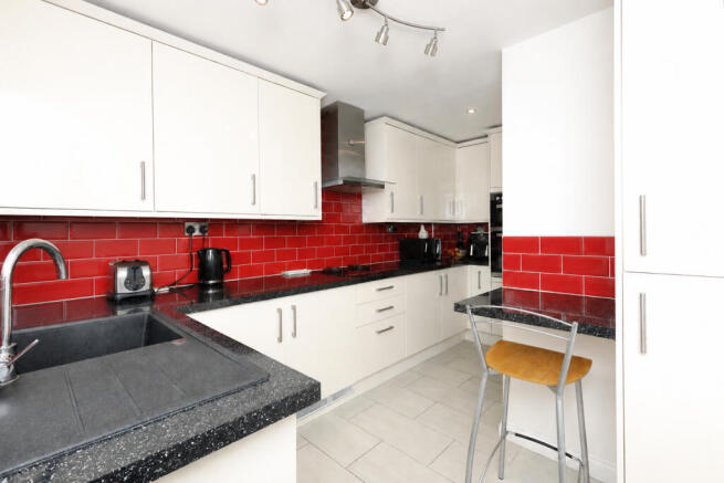 4 bed Detached for sale Image 6