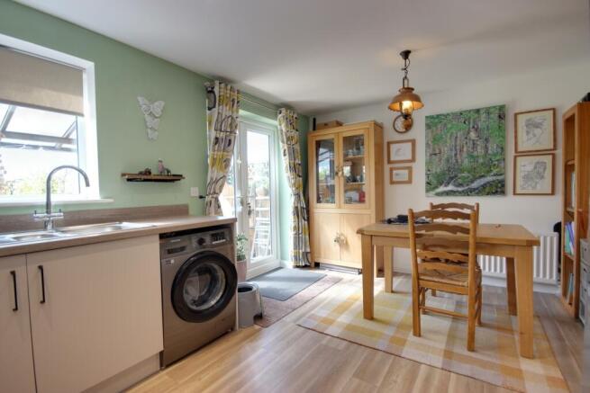 3 bed Semi-Detached for sale Image 8