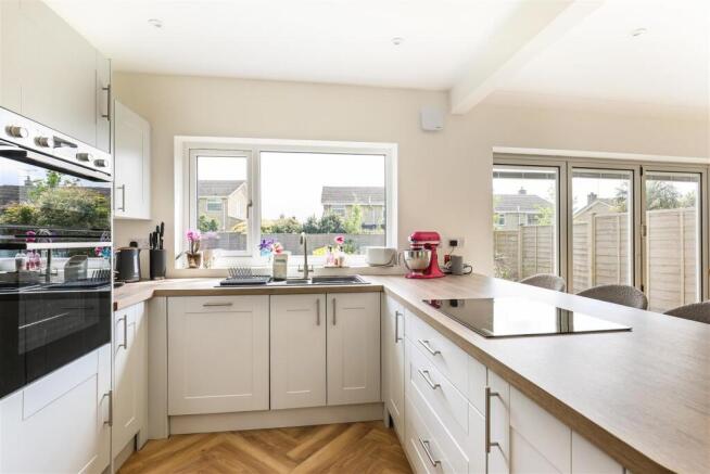 13, Grange Close, Minchinhampton, Stroud photo 4