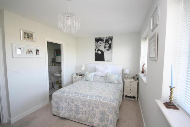 Master Bedroom..JPG