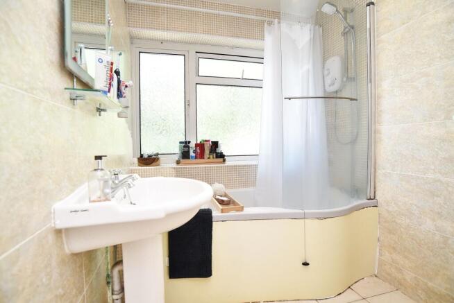 4 bed Detached for sale Image 10