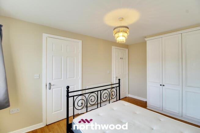 3 bed Apartment for sale Image 11