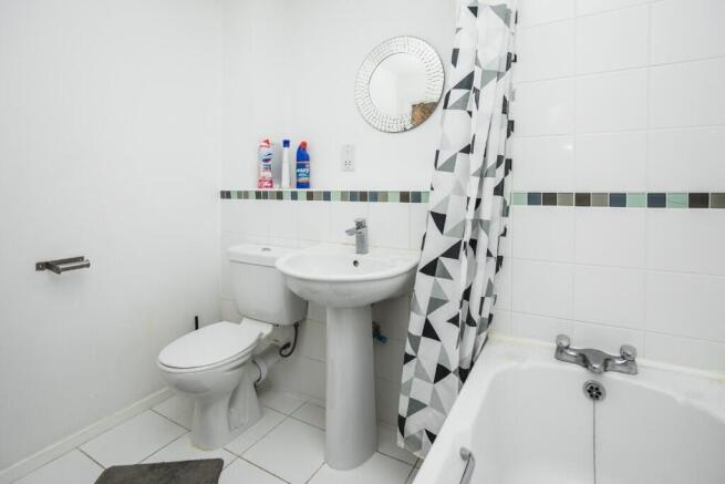 2 bed Flat for sale Image 11