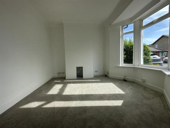 2 bed Terraced to rent Image 4