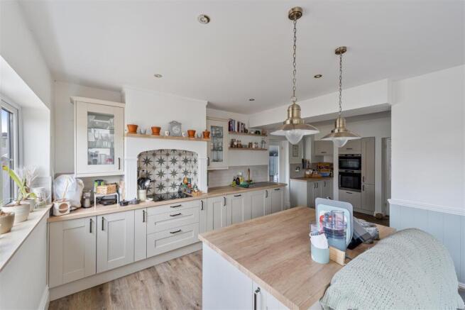 Kitchen/Dining/Family