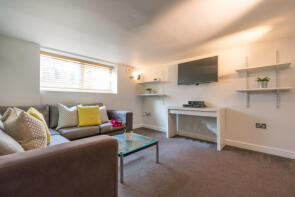 16, Norwood Place, Hyde Park, Leeds LS6 1DY