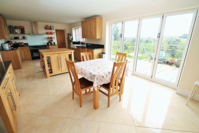 Kitchen/Breakf...