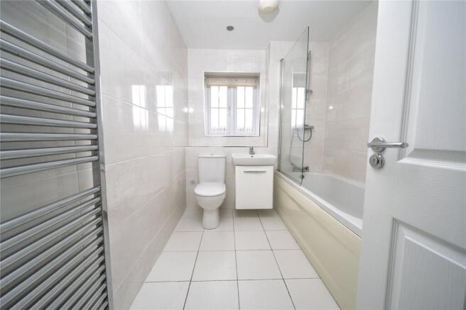 5 bed Detached for sale Image 9