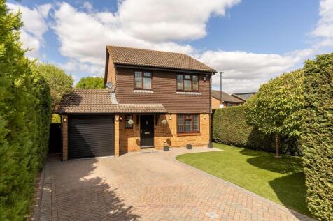 Ferndown, Crawley, RH10