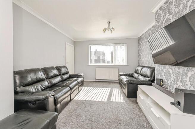 3 bed Semi-Detached for sale Image 6