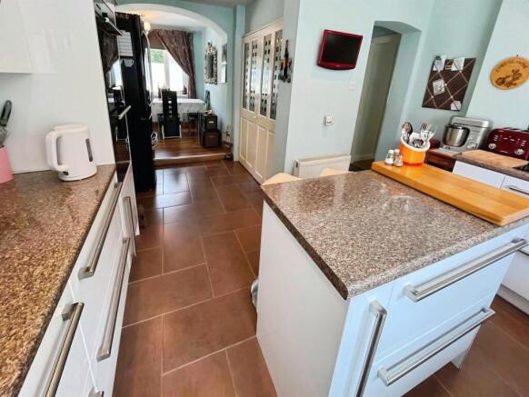 3 bed Detached Bungalow for sale Image 4