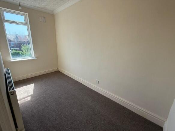 2 bed Terraced to rent Image 6