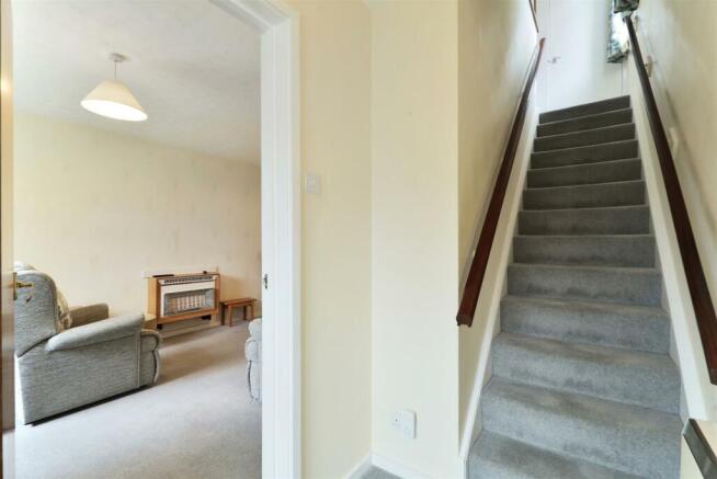 3 Rowland Close - (1).jpg