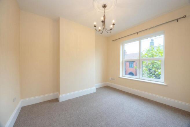 3 bed Terraced to rent Image 11
