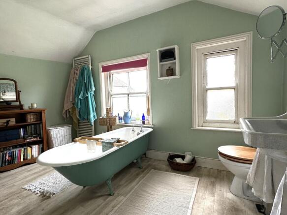 Bathroom.JPG