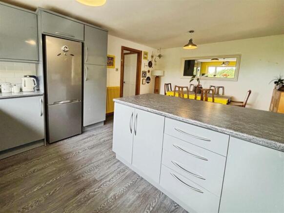 3 bed Detached for sale Image 7