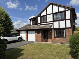 82, Moorgate Road, Carrbrook, Stalybridge SK15 3NJ
