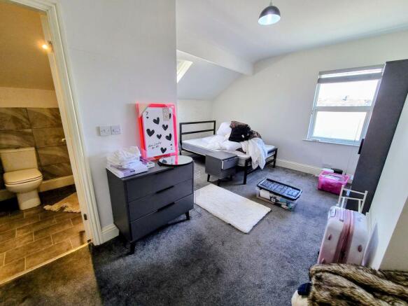 6 bed Terraced for sale Image 12