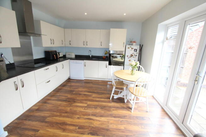 Moss Wood Court, New Broughton  photo 5