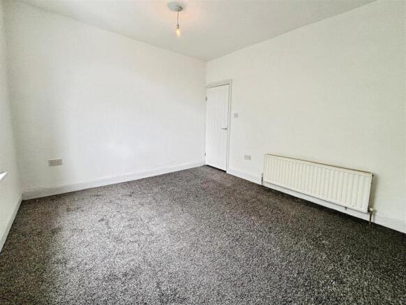 3 bed Terraced for sale Image 10