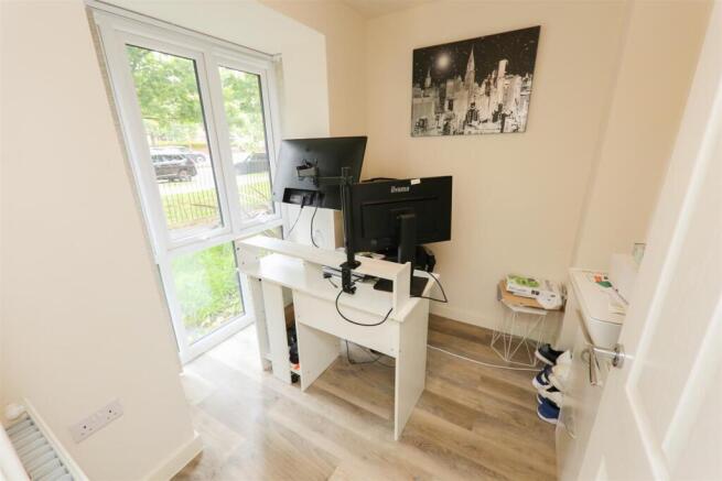 4 bed Town House for sale Image 6