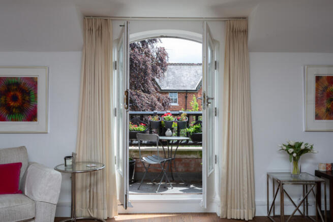 2 bed Apartment for sale Image 5