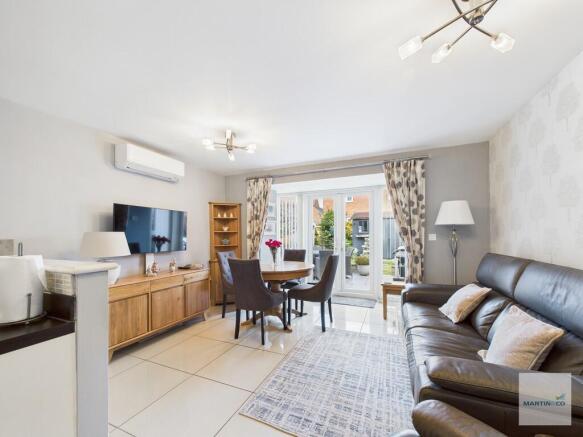 CAM03394G0-PR0353...