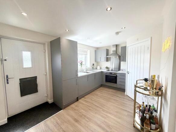2 bed Semi-Detached for sale Image 5