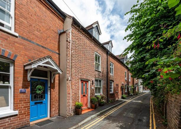 17 St Leonards Close-external2.jpg