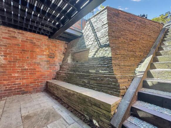 3 bed Semi-Detached to rent Image 12