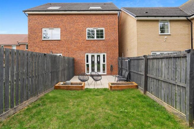 3 bed Semi-Detached for sale Image 8