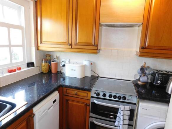 kitchen (2).JPG