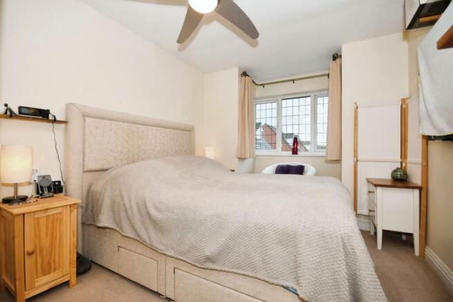BEDROOM 1.jpg