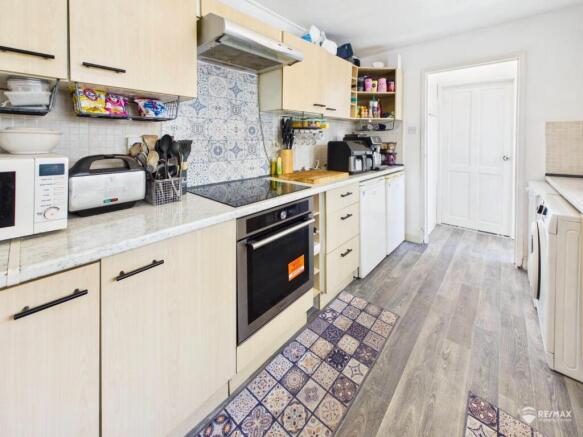 Kitchen (2).jpeg