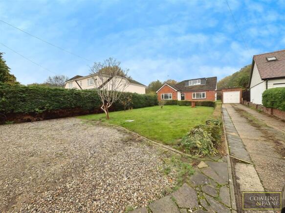 Front Garden & Front Exterior