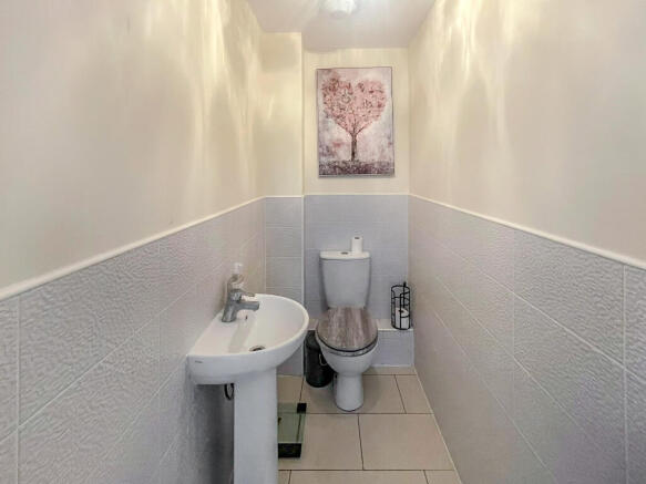 3 bed Semi-Detached for sale Image 9