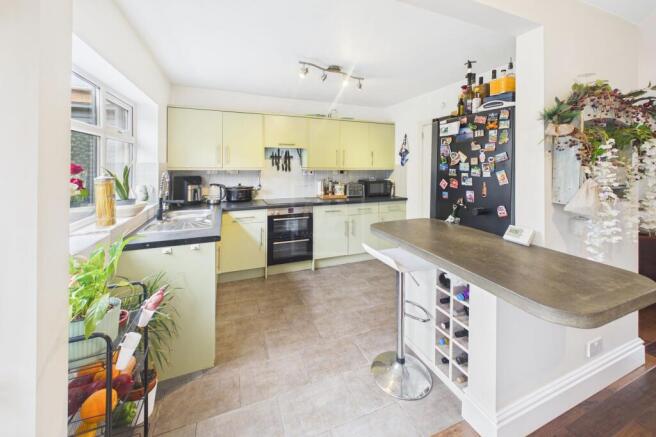 Shirley Drive, Grappenhall, WA4 photo 4