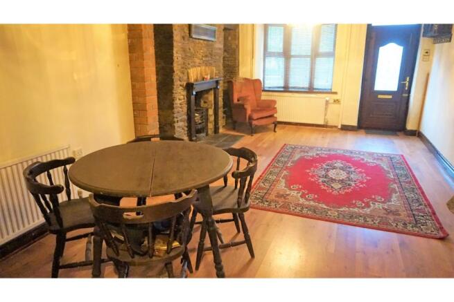 Lounge/Dining Room