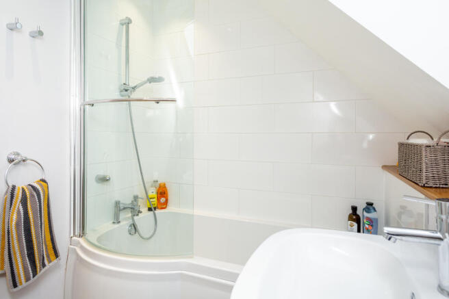 Family Bathroom 2