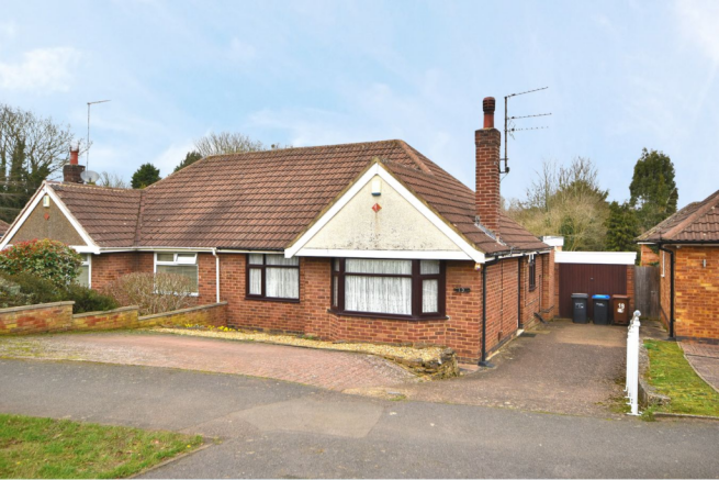 2-bed bungalow on Lumbertubs Lane, Northampton, NN3, £280,000