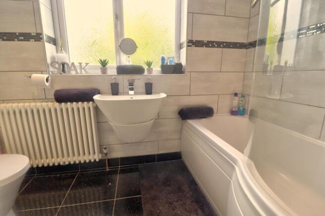 Family Bathroom.jpg