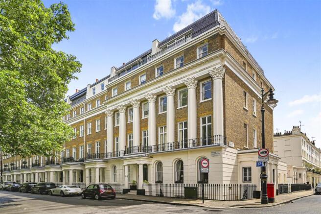 61E-Eaton-Square (19).jpg