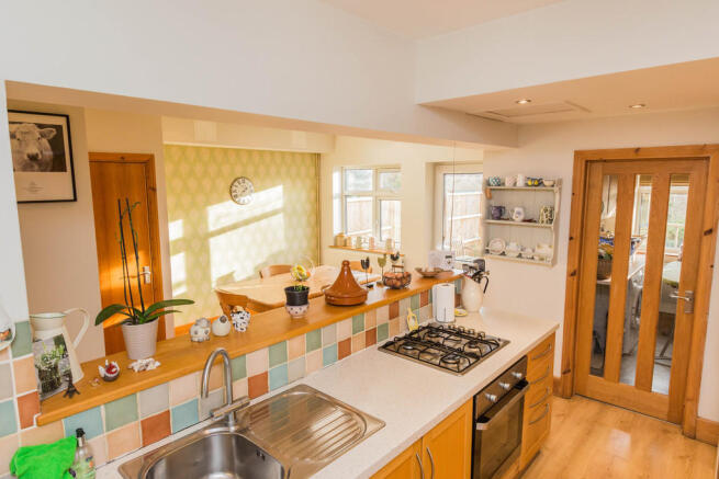 Kitchen/Breakfast...